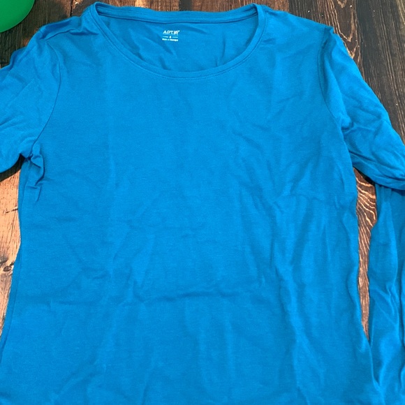 Long sleeve lightweight tee - Picture 1 of 3